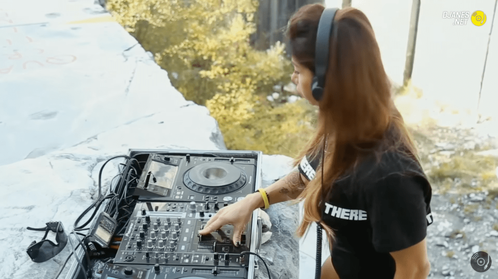 Anela DJ – Live @ DJanes.net La Cava di Henraux, Tuscany, Italy 