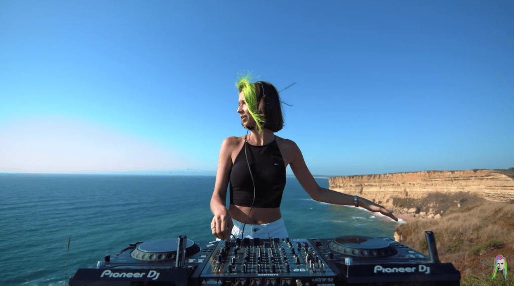 Miss Monique – MiMo Weekly Podcast 037 4K [Melodic Techno/ Progressive House DJ&nbsp;Mix]