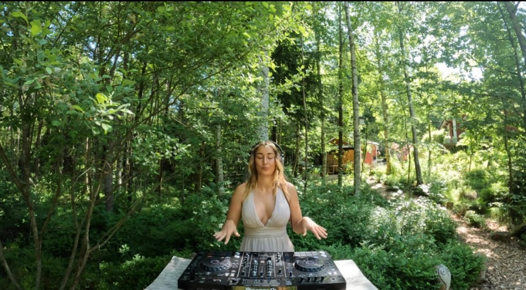 Melodic Chill House Mix I Deep Into The Woods 16 | Daniella&nbsp;Bjarnhof