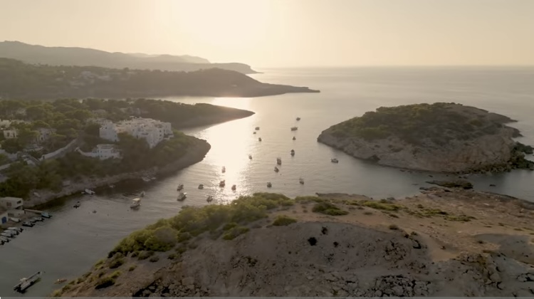 David Guetta Epic House Set From An Ibiza&nbsp;Villa