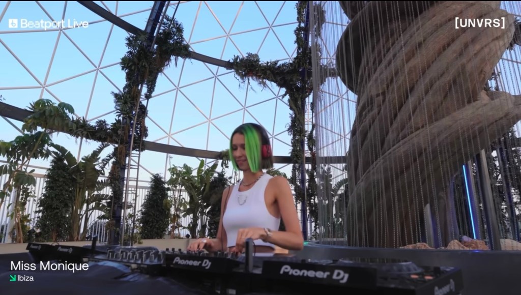 Miss Monique @ The Dome at&nbsp;UNVRS